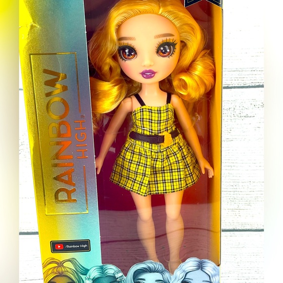 Rainbow High SHERYL MEYER Marigold Yellow Plaid Dress Fashion Doll Series 3 NEW! - Picture 4 of 6